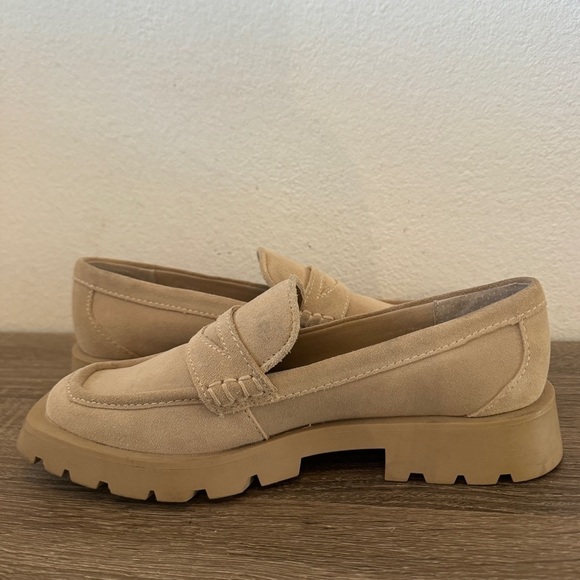 Dolce Vita Elias Flats, Dune Suede, Size 7.5 - Picture 5 of 9